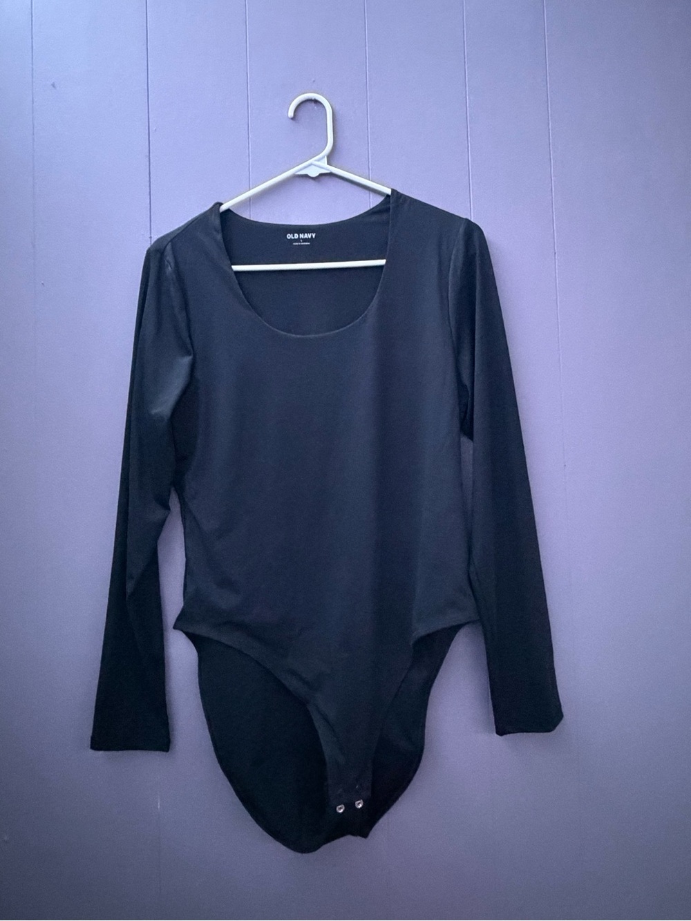 2 pack of Old Navy Women’s Long Sleeve Black and white Bodysuit, both new